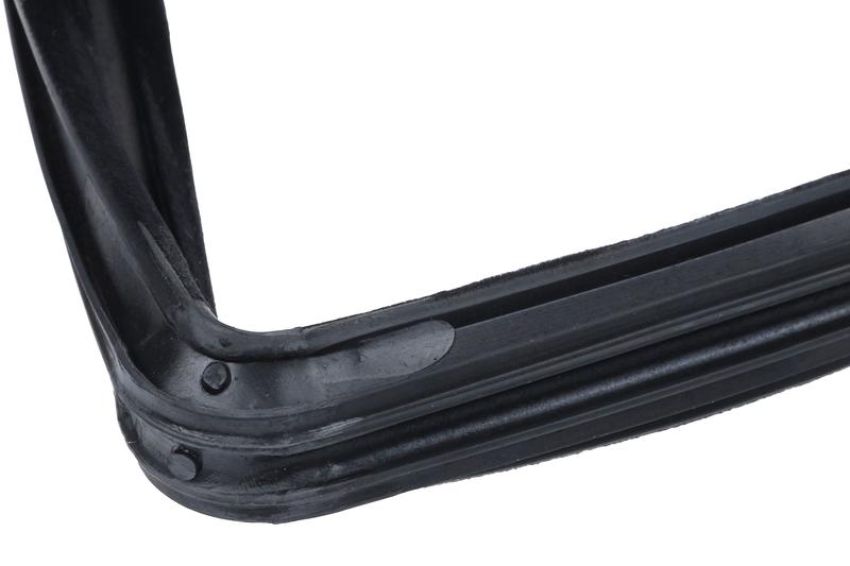 URO Parts 1237250425 Window Run