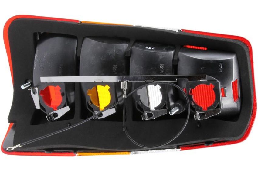 URO Parts 1372441 Tail Light Assembly