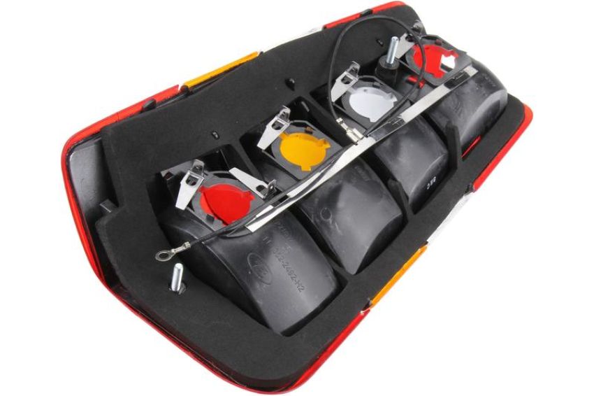 URO Parts 1372442 Tail Light Assembly
