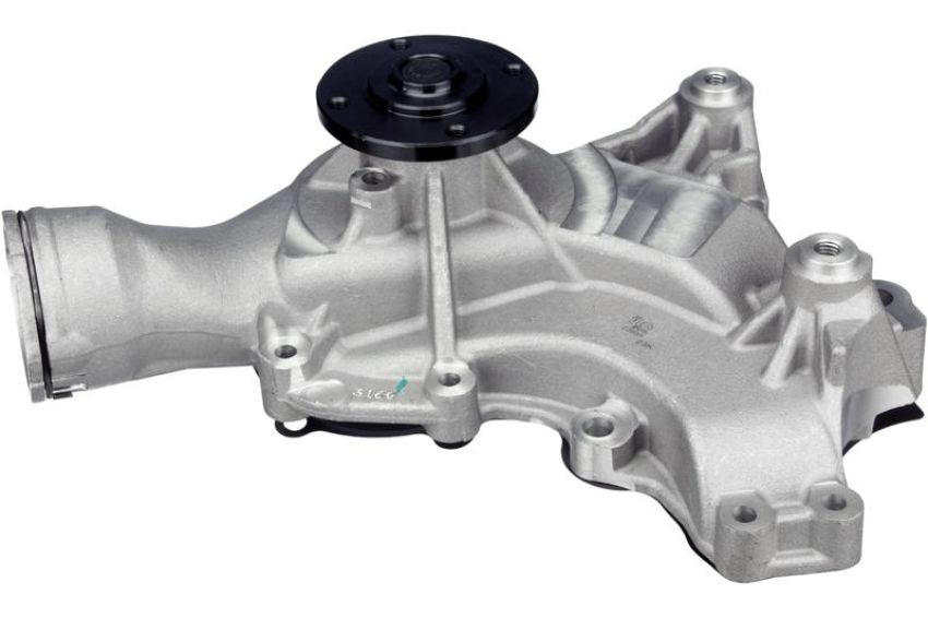 URO Parts 1562000601 Water Pump w/ Gasket