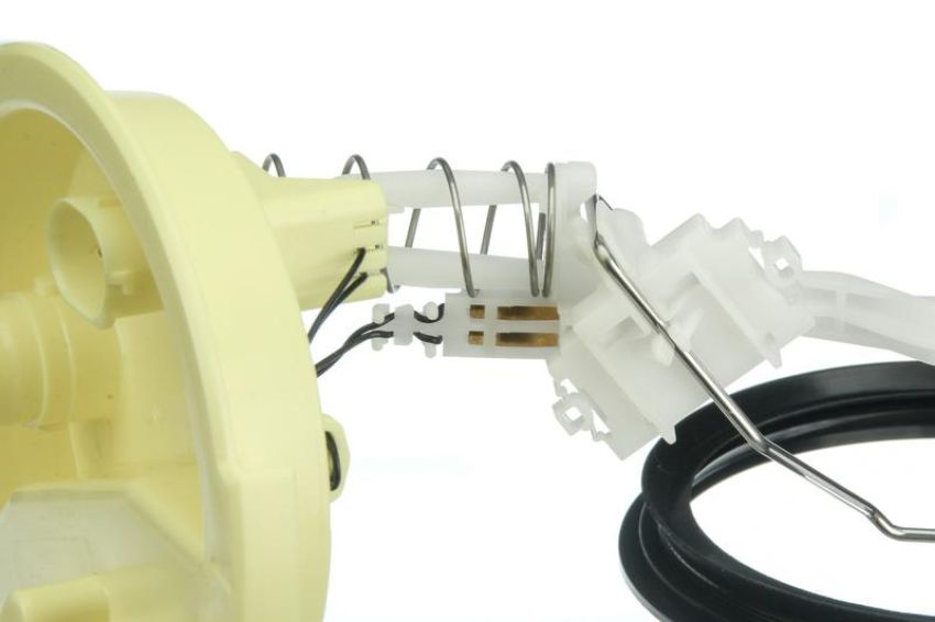 URO Parts 16141183179 Fuel Tank Sending Unit