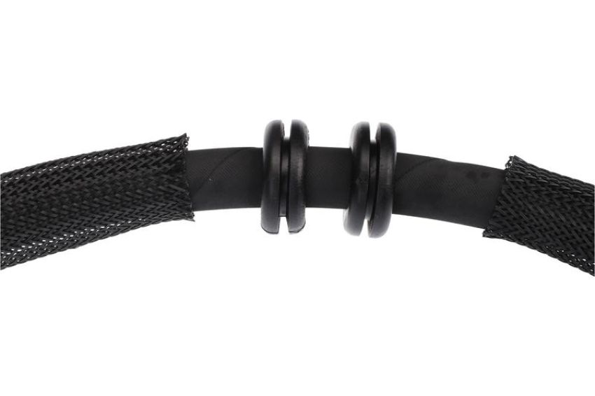 URO Parts 1634605224 Power Steering Return Hose
