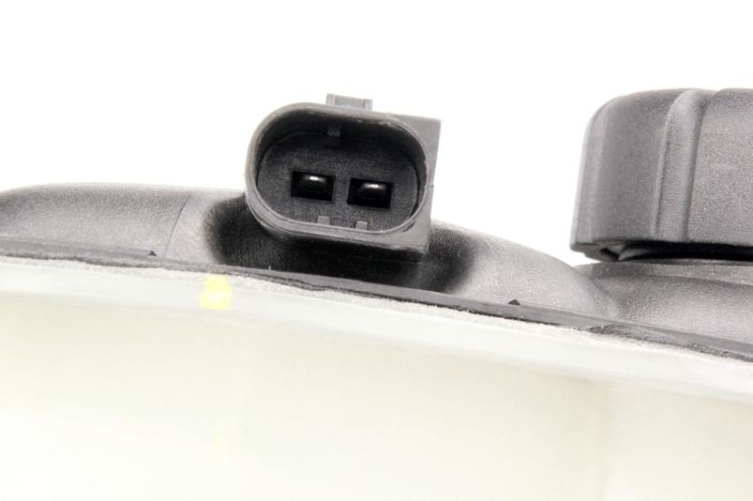URO Parts 1645000049 Expansion Tank