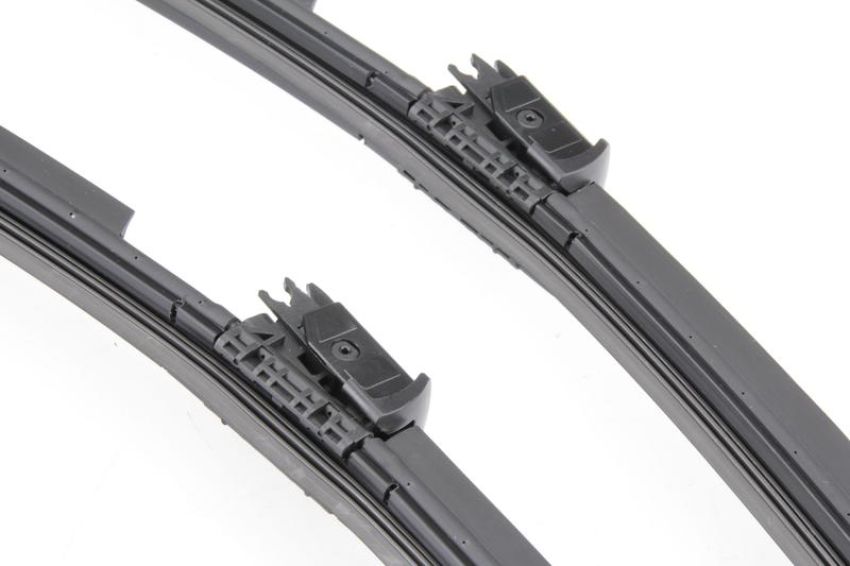 URO Parts 1668207800 Wiper Blade Set