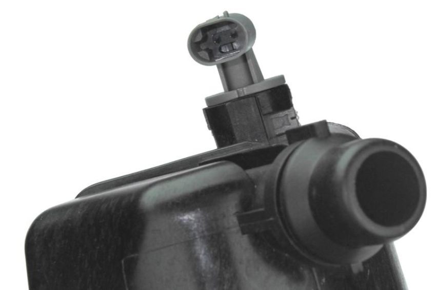 URO Parts 17112283344 Expansion Tank