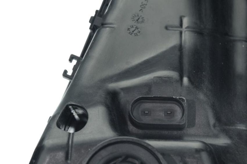 URO Parts 17138677649 Expansion Tank