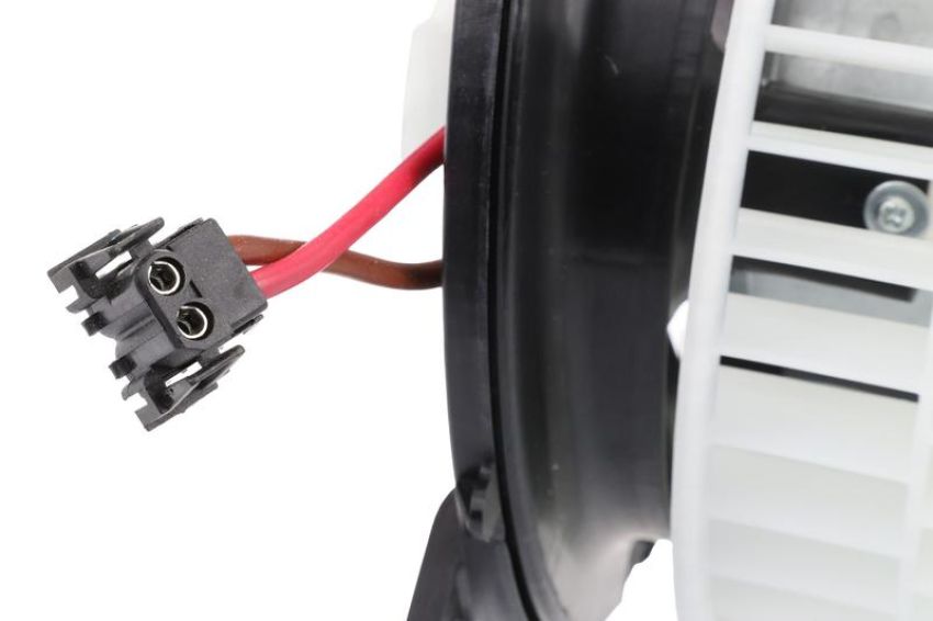 URO Parts 2208203142 Heater Blower Motor