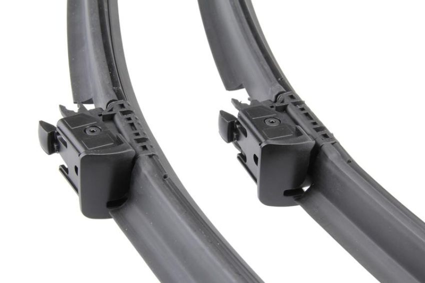 URO Parts 2238240200 Wiper Blade Set