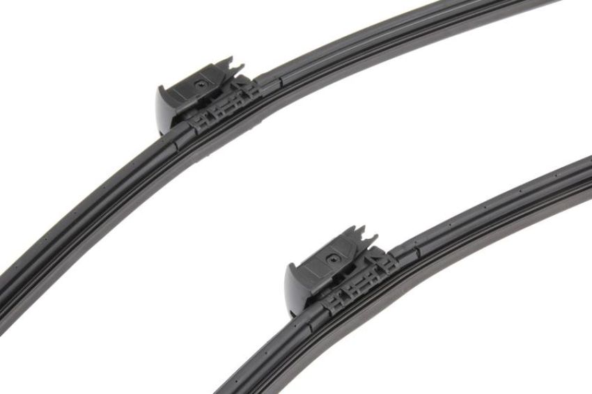 URO Parts 2388200601 Wiper Blade Set