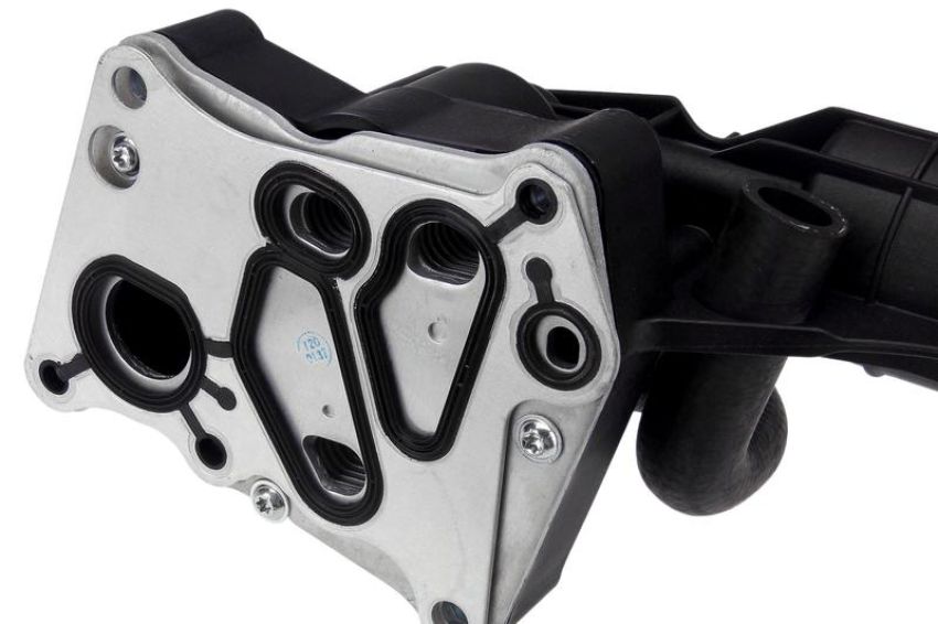 URO Parts 2711801410 Oil Filter Housing