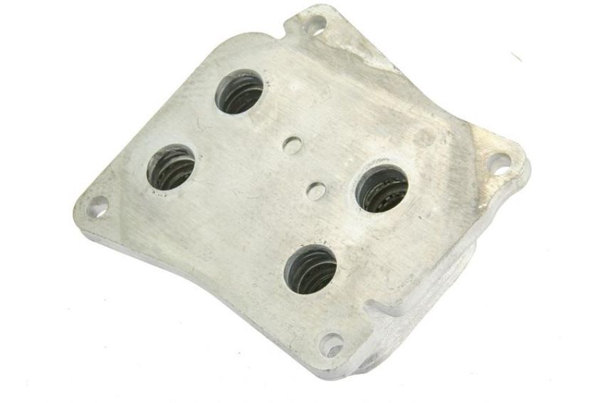 URO Parts 2711880401 Engine Oil Cooler