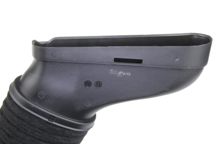 URO Parts 2720903682 Air Intake Hose