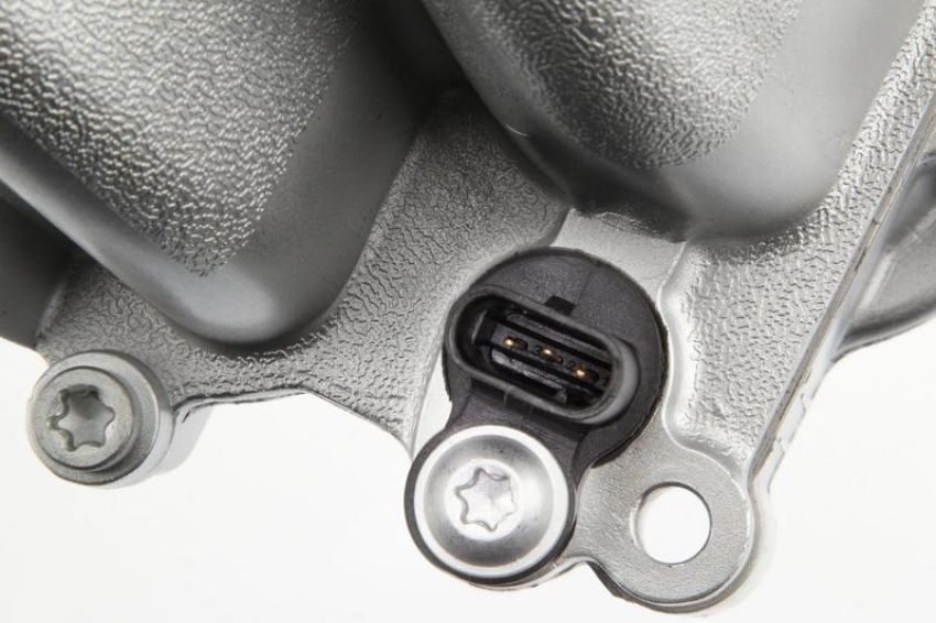 URO Parts 272140240180 Intake Manifold