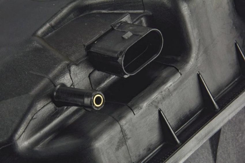 URO Parts 420121403 Expansion Tank