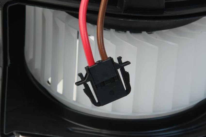 URO Parts 4F0820020A Blower Motor