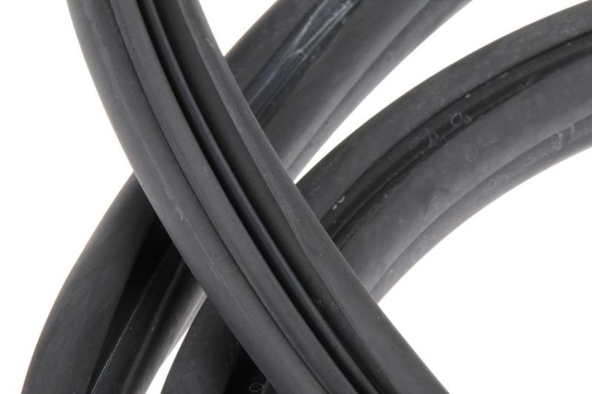 URO Parts 51311822185 Windshield Seal