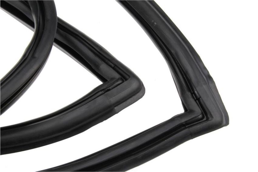 URO Parts 51311913888 Rear Window Seal