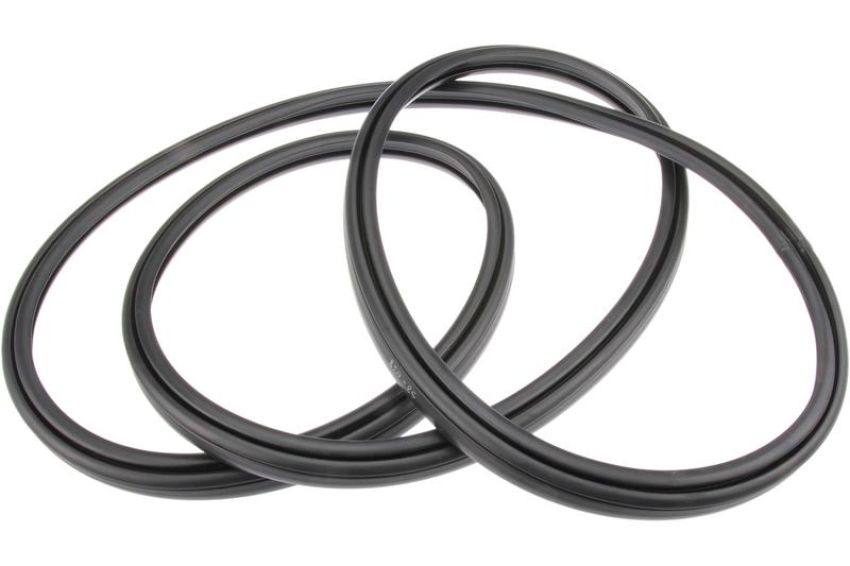 URO Parts 51311972248 Windshield Seal