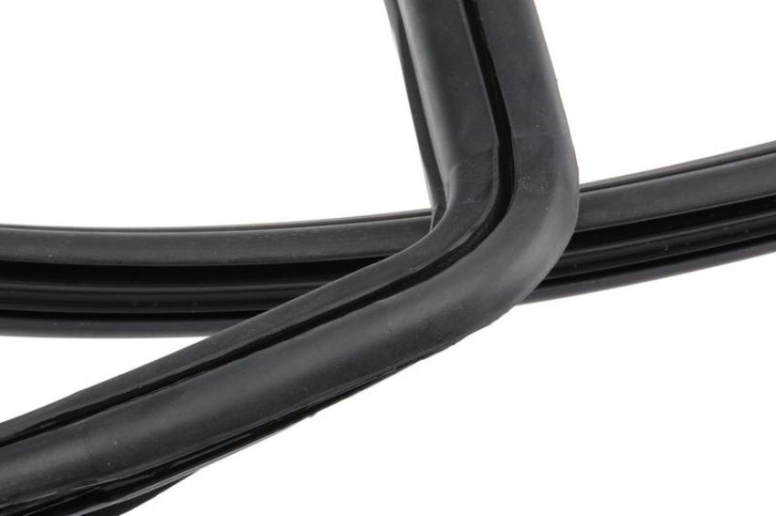 URO Parts 51317440104 Windshield Seal