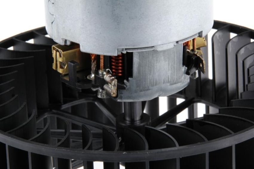 URO Parts 64111468542 Heater Fan Motor