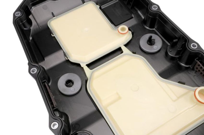URO Parts 7252703707 Transmission Oil Pan/Filter Kit
