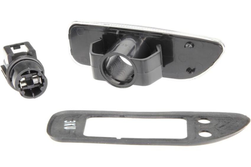 URO Parts 8658944 Side Marker Light