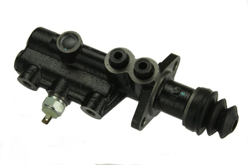 URO Parts 91135501202 Master Cylinder