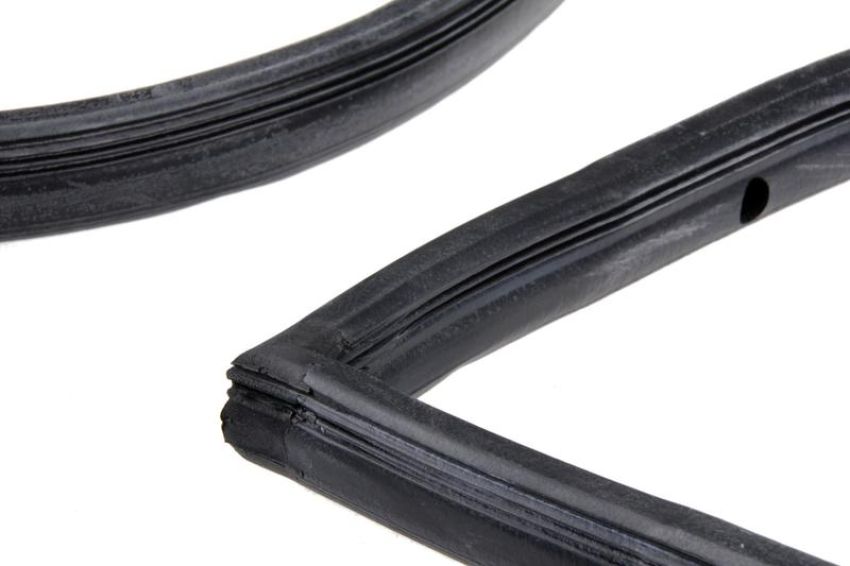 URO Parts 91153109502 Door Seal