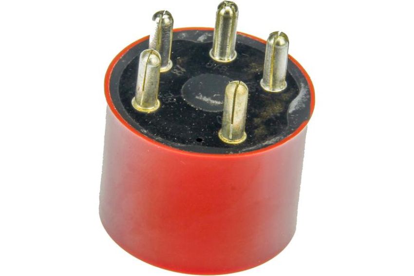 URO Parts 91161510801 Fuel Pump Relay
