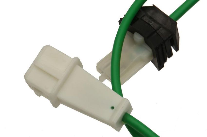 URO Parts 92860290700 Ignition Distributor Wire