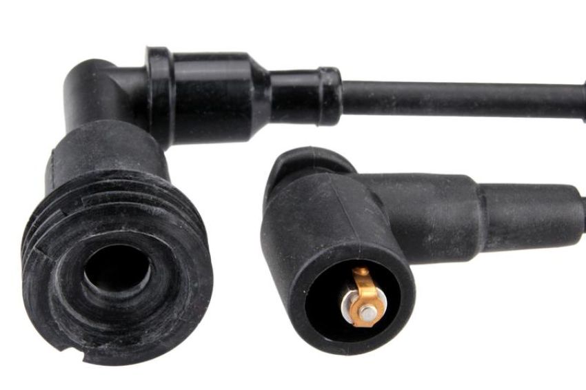 URO Parts 94460901590 Spark Plug Wire Set