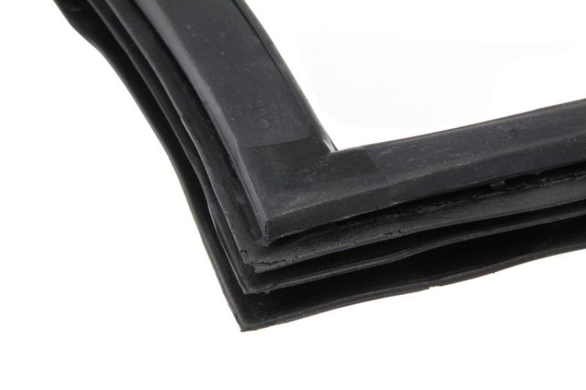 URO Parts BD44393 Rear Window Seal