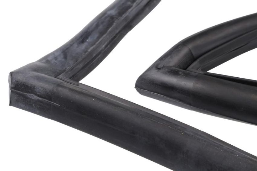 URO Parts BEC20214 Door Seal