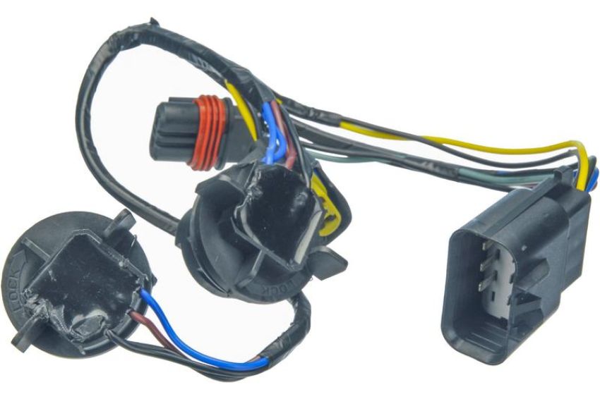 URO Parts CE1318538 Headlight Wiring Harness w/ Sockets