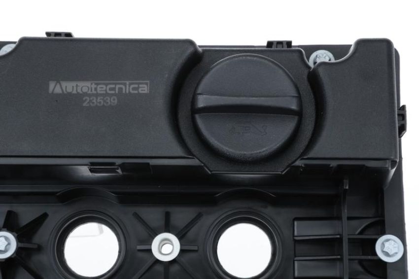 URO Parts CE1413165K Valve Cover Kit