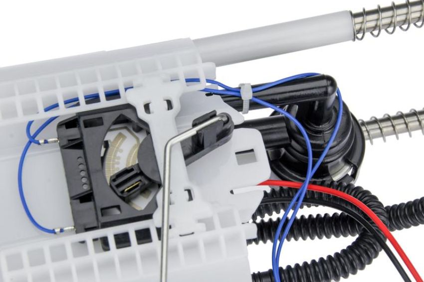 URO Parts CY0517346 Fuel Pump Assembly