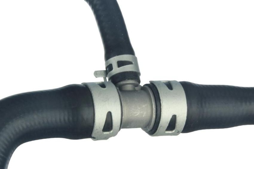 URO Parts CY0619839 Heater Hose Assembly