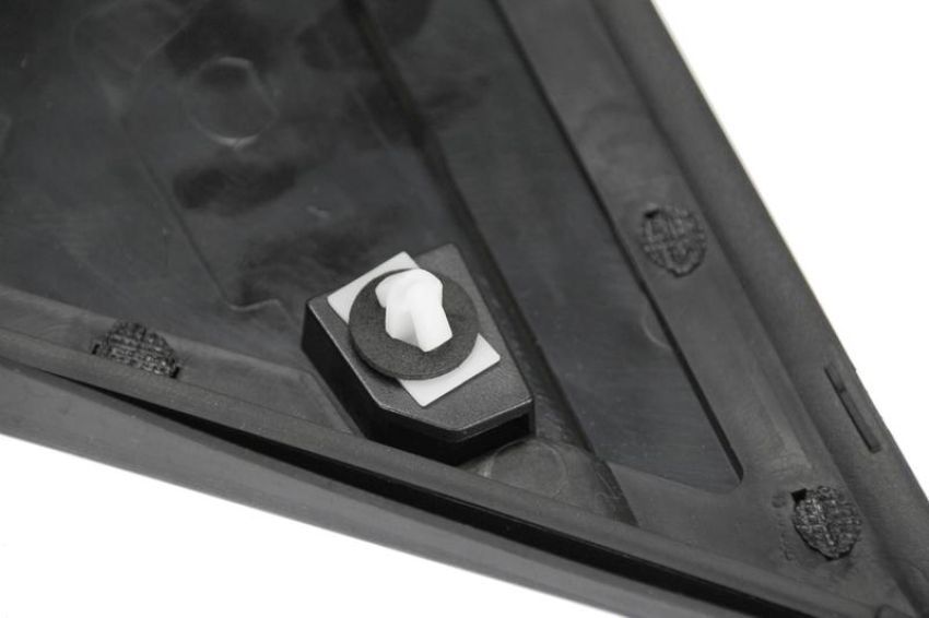 URO Parts CY0817458 Mirror Flag Molding