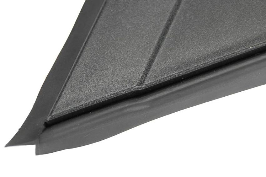 URO Parts CY0817458 Mirror Flag Molding
