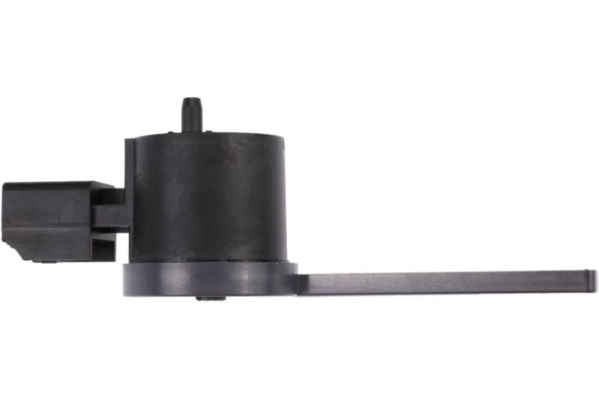 URO Parts CY1317178 Brake Light Switch