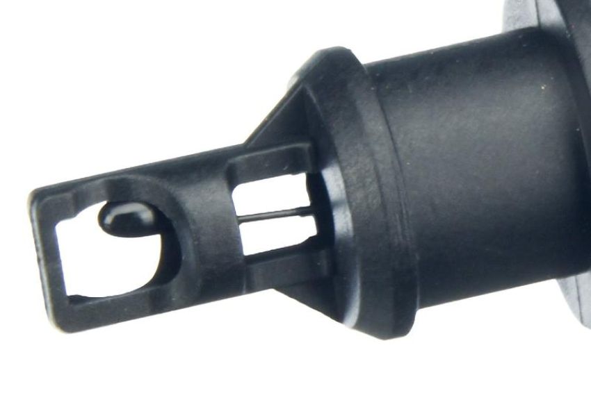 URO Parts CY1317767 Air Temperature Sensor