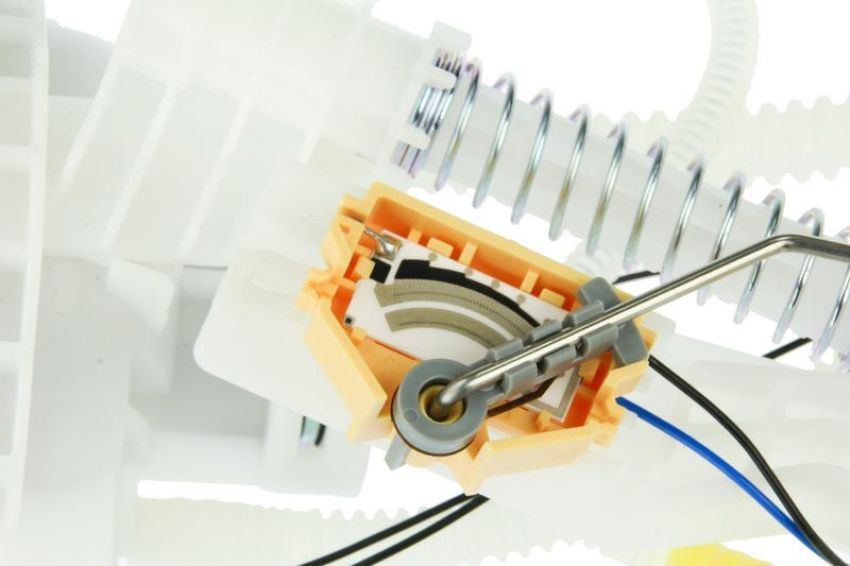 URO Parts DG0517224 Fuel Transfer Unit