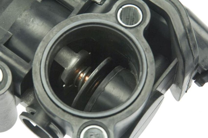 URO Parts FD0712941 Thermostat Assembly