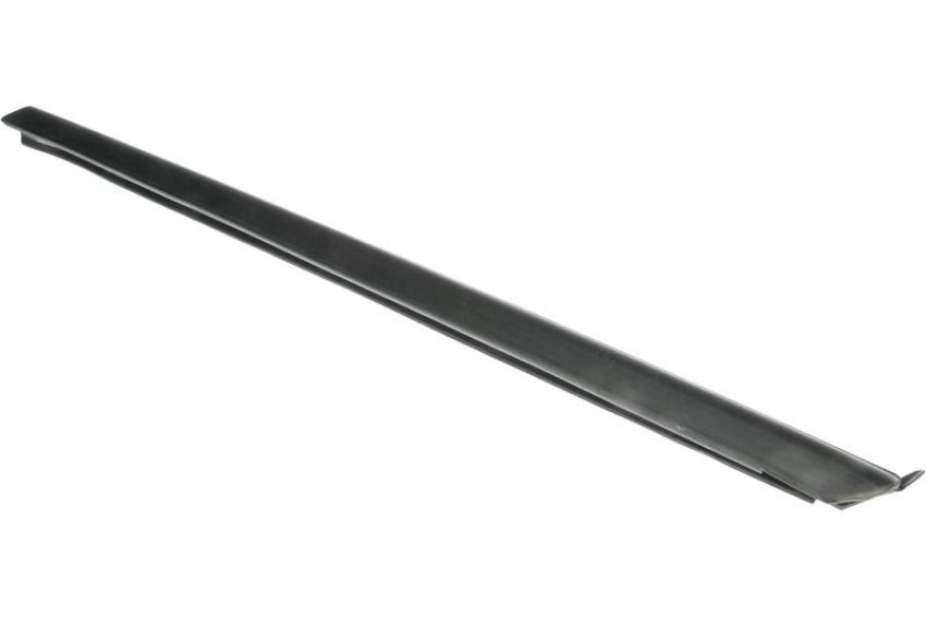 URO Parts FD0818140 Door Window Belt Weatherstrip