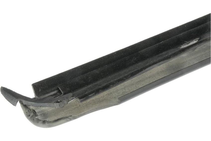 URO Parts FD0818140 Door Window Belt Weatherstrip