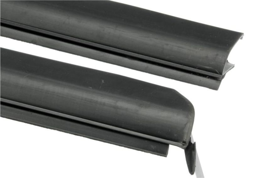 URO Parts FD0818142 Door Window Belt Weatherstrip Pair