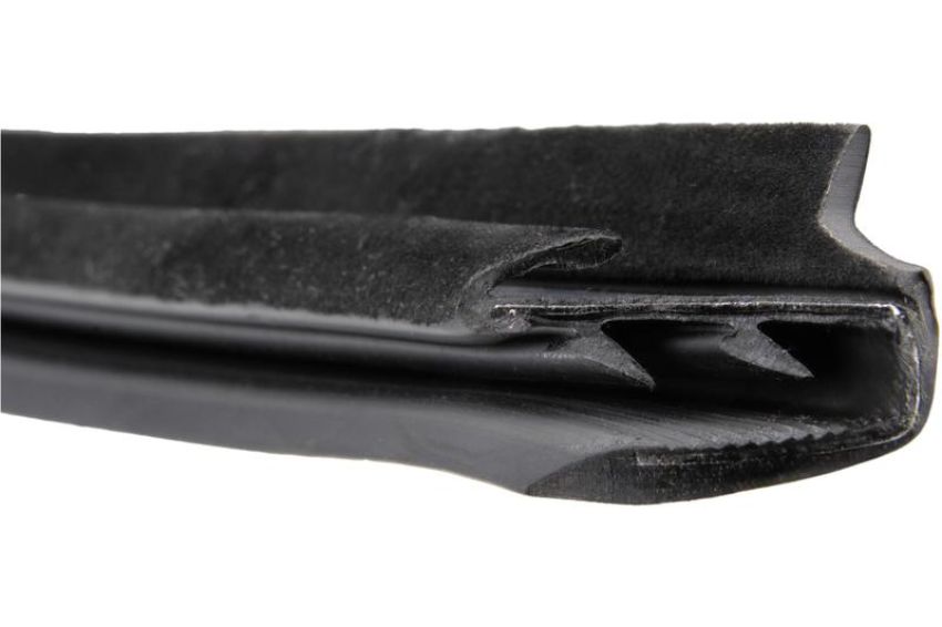 URO Parts FD0819923 Window Belt Molding