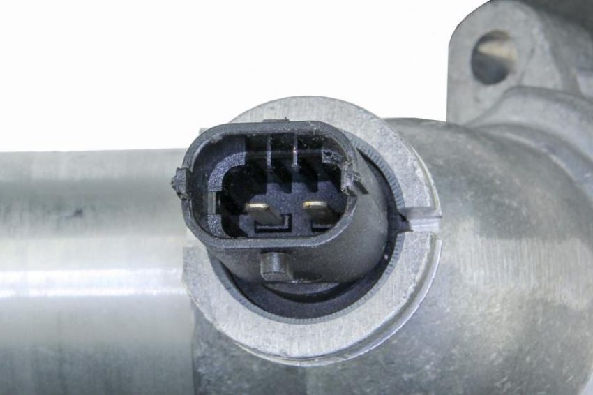 URO Parts GM0717917 Thermostat Assembly