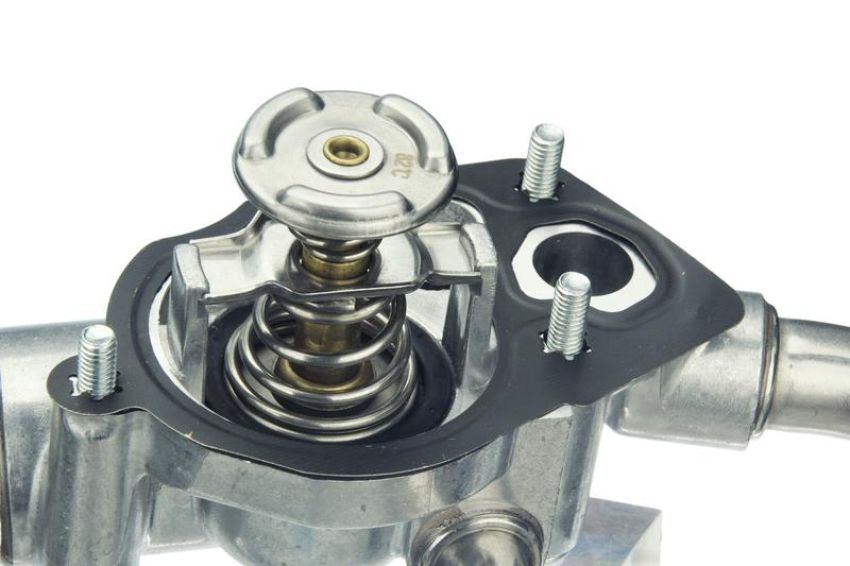 URO Parts GM0720267 Thermostat Assembly