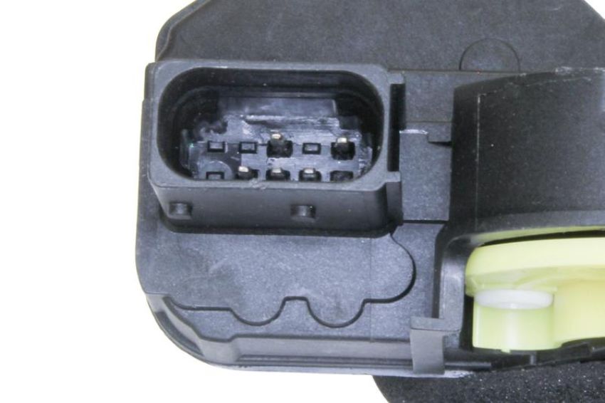 URO Parts GM0816442 Door Latch/Actuator Assembly